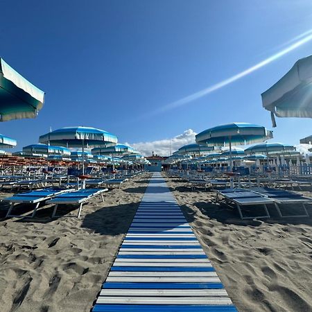 Hotel Bagno Stella Del Mare Марина-ді-Каррара Екстер'єр фото