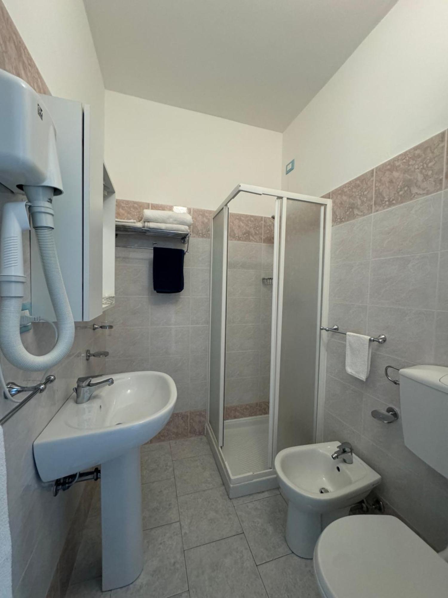 Hotel Bagno Stella Del Mare Марина-ді-Каррара Екстер'єр фото