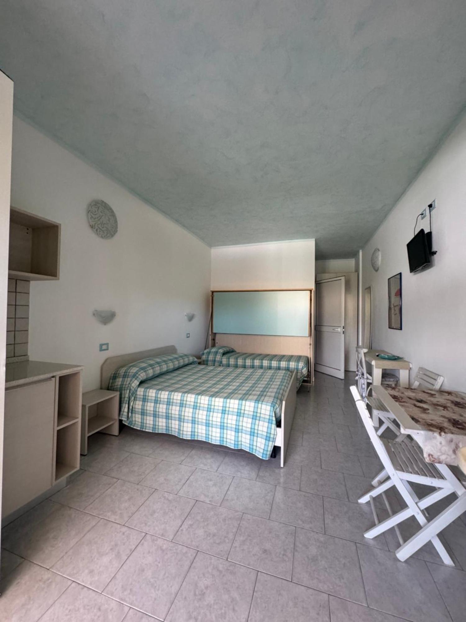Hotel Bagno Stella Del Mare Марина-ді-Каррара Екстер'єр фото